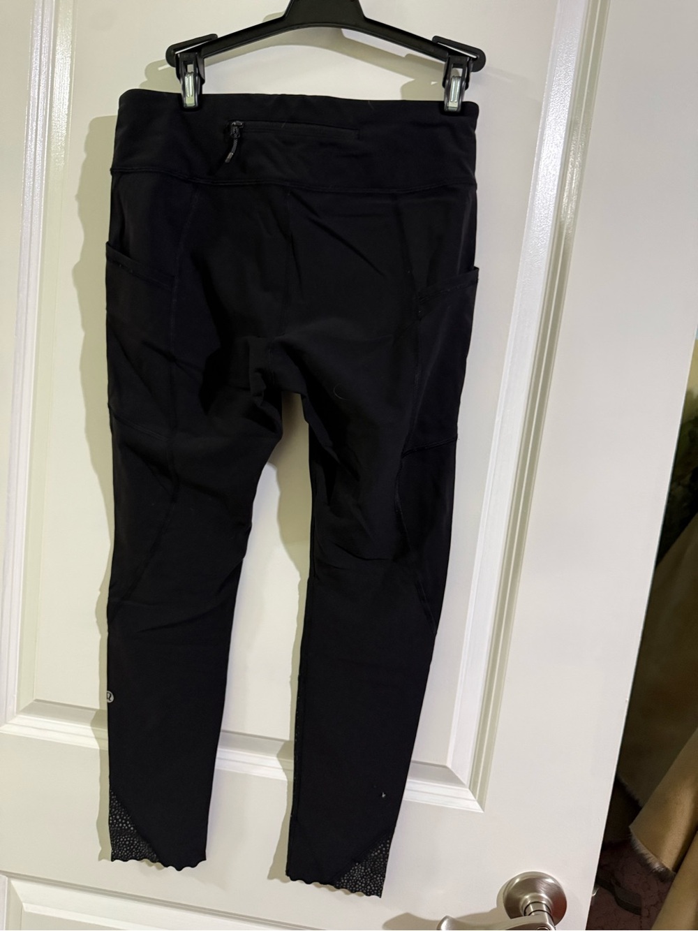 Lululemon women Black Active Leggings with Side Pockets